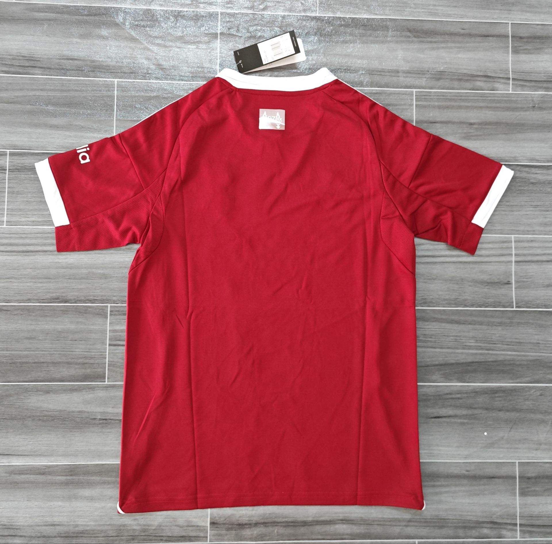 Liverpool Home Jersey 25/26 - Image 2