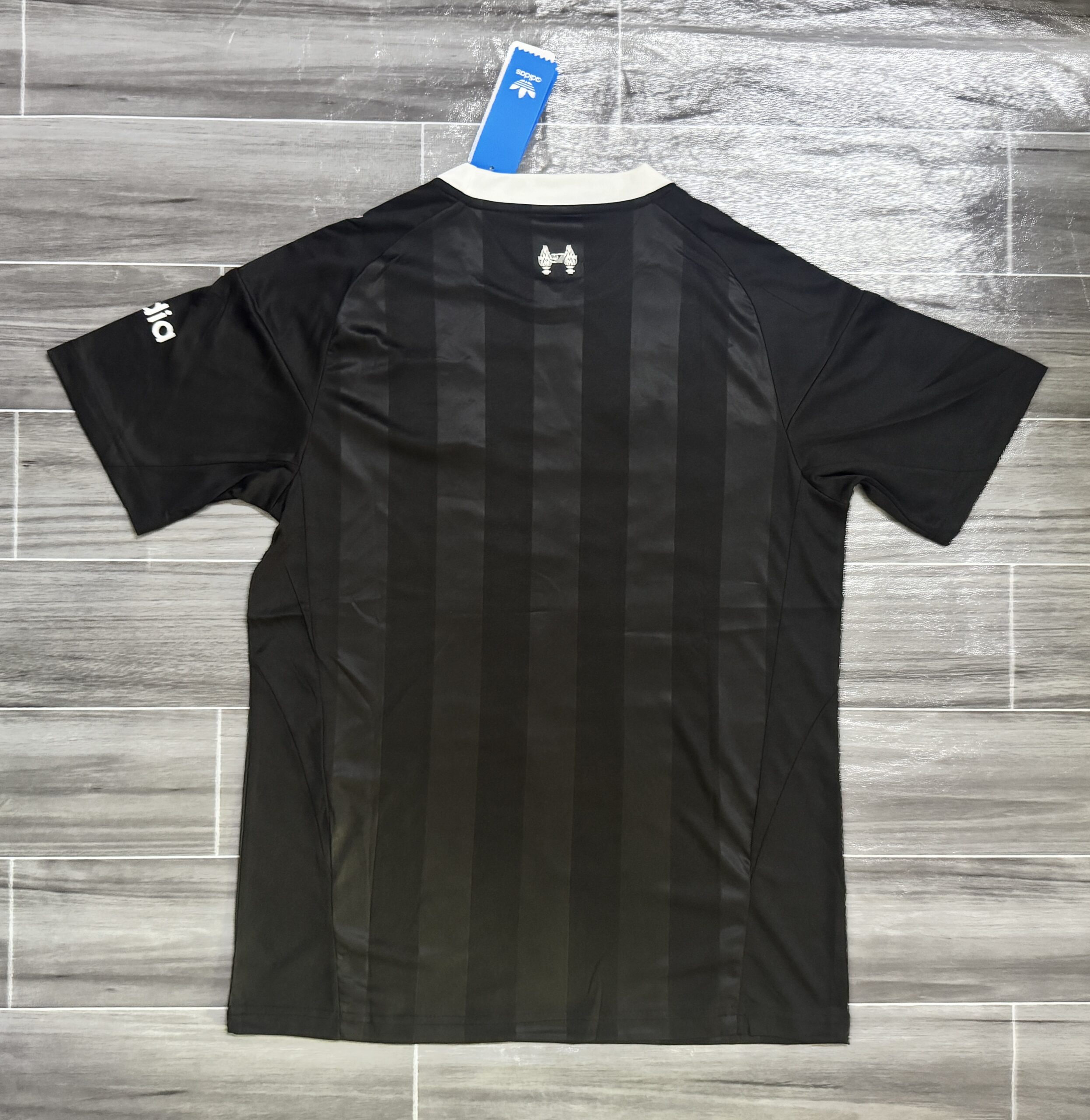 Liverpool Black Third Jersey 25/26 - Image 2