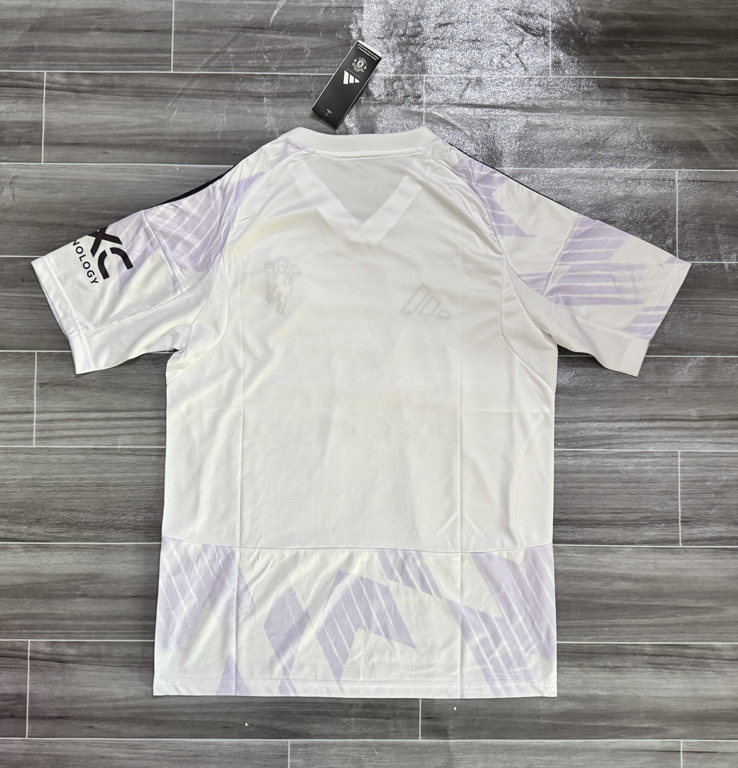 Manchester United White Away Jersey 25/26 - Image 2